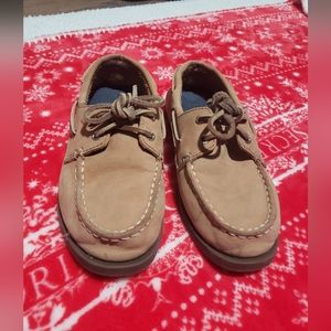 Used sperrys for boys
